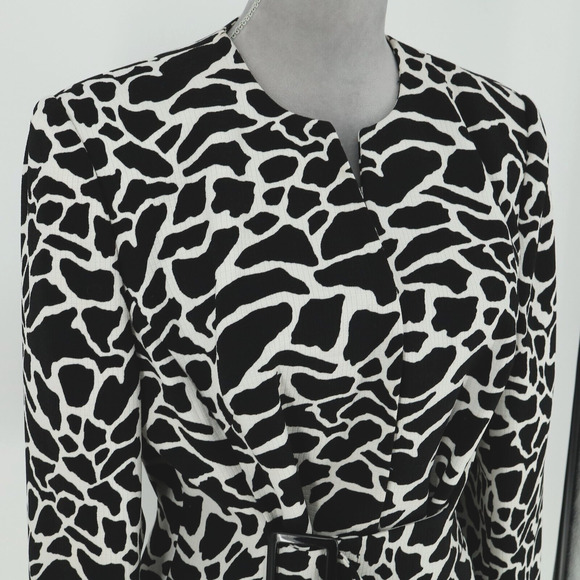 Liz Claiborne Jacket Petites 14P Black White Animal Print Attached Belt Lined - Picture 6 of 16
